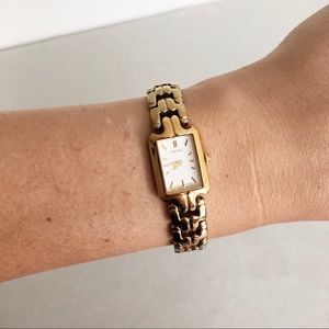 Sieko Vintage Gold Small Simple Watch